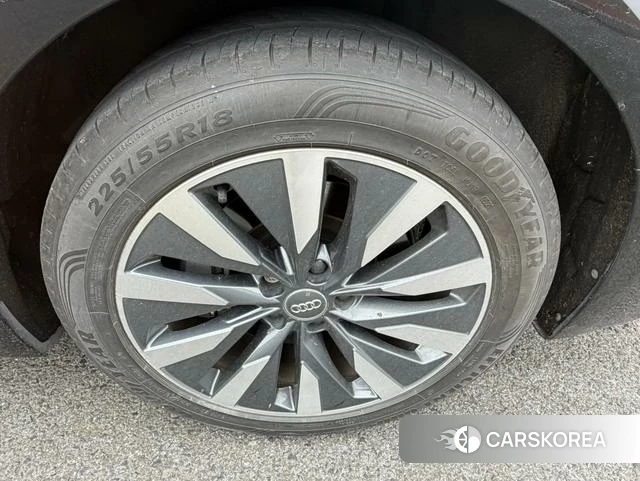 Audi A6L id 4348772 из Китая 12