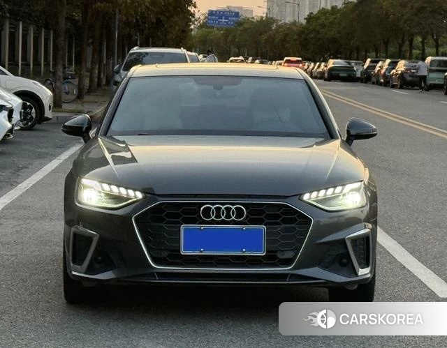 Audi A4L id 4400064 из Китая 16
