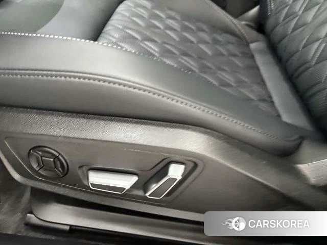 Audi A6L id 4278432 из Китая 28
