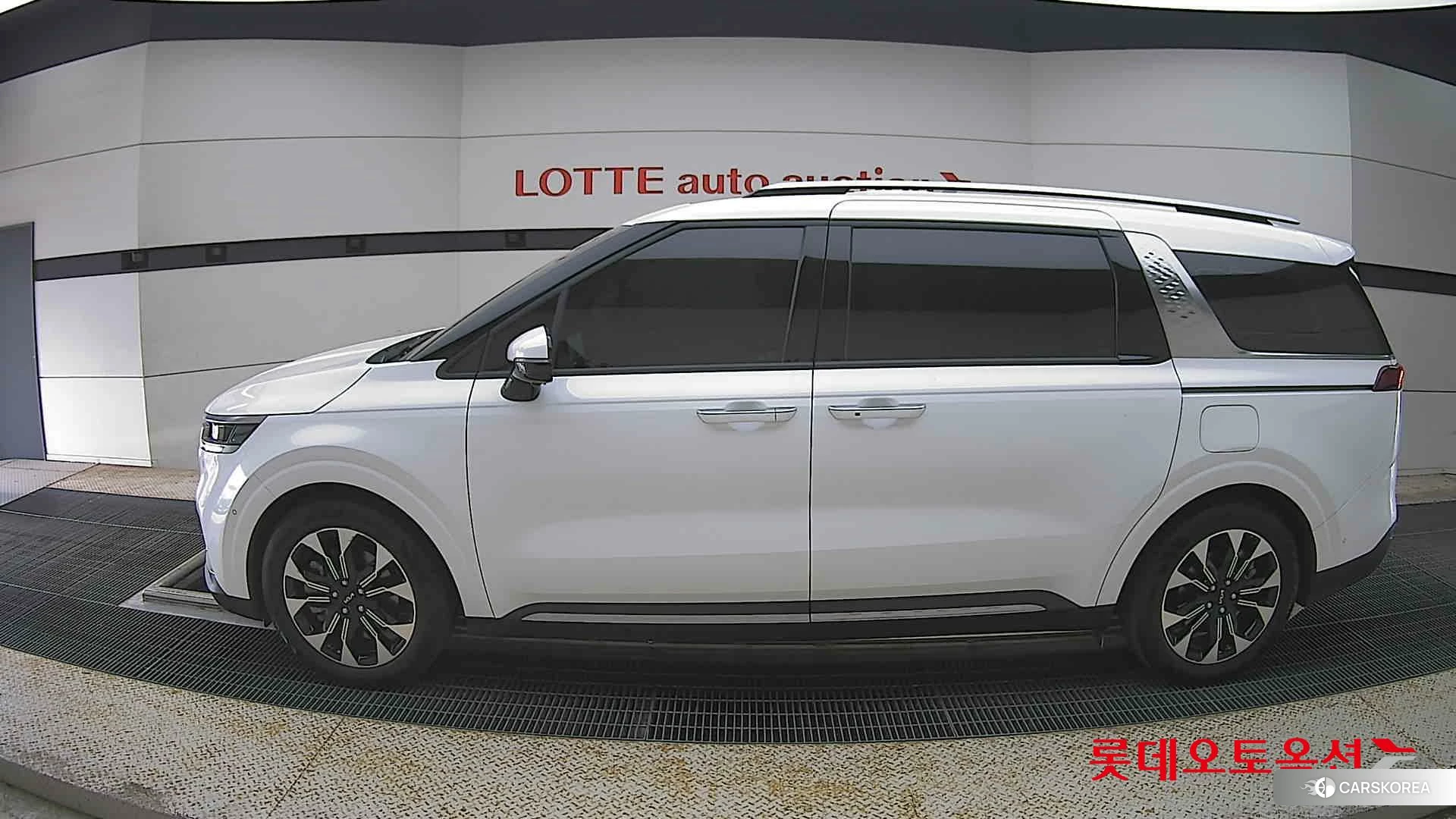 Kia Carnival id 4347371 из Кореи 35