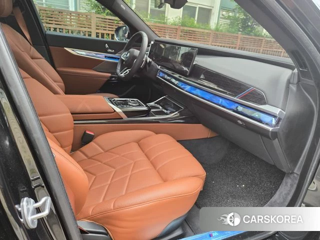 BMW 7 Series (G70) id 4301934 из Кореи 17