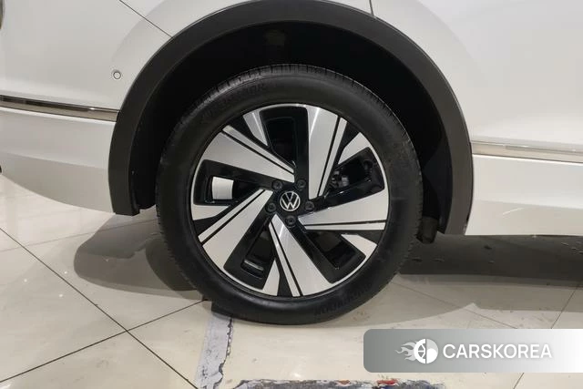 Volkswagen Tiguan L id 3823655 из Китая 14