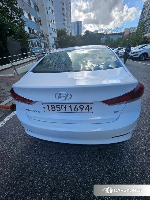 Hyundai Avante AD id 3179471 из Кореи 8