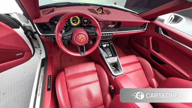 Porsche 911(992) id 4243500 из Кореи 17