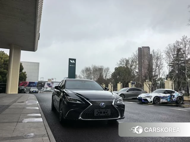 Lexus ES id 4209378 из Китая 14