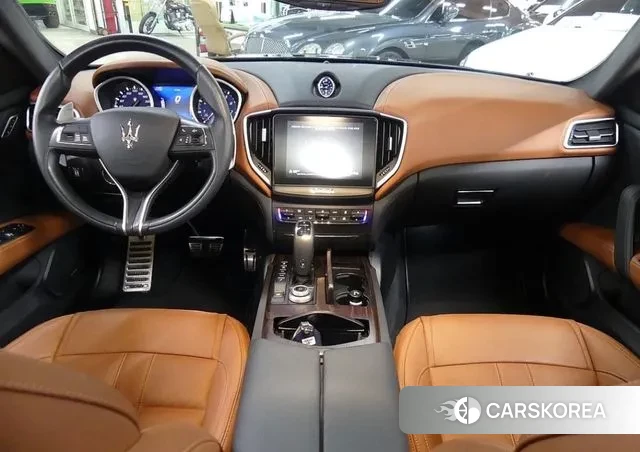 Maserati Ghibli id 3428532 из Кореи 17