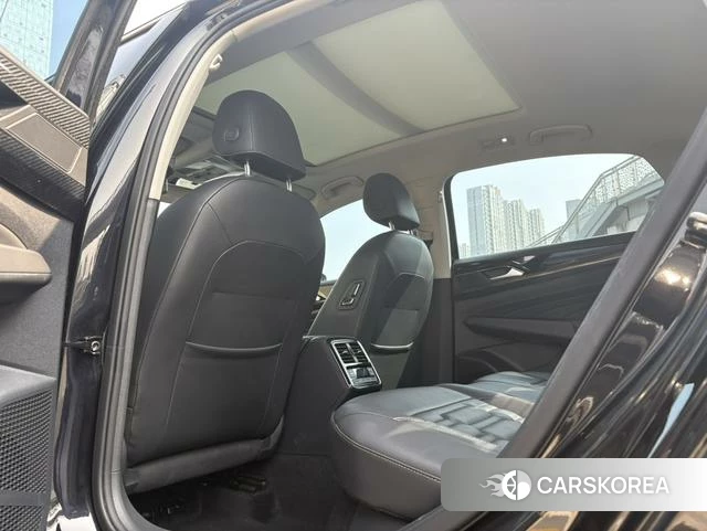Volkswagen Passat id 4240840 из Китая 8