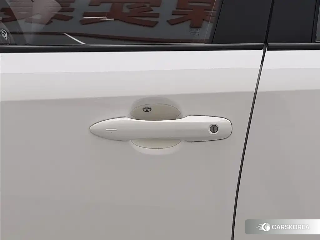 Toyota Corolla id 4545787 из Китая 21
