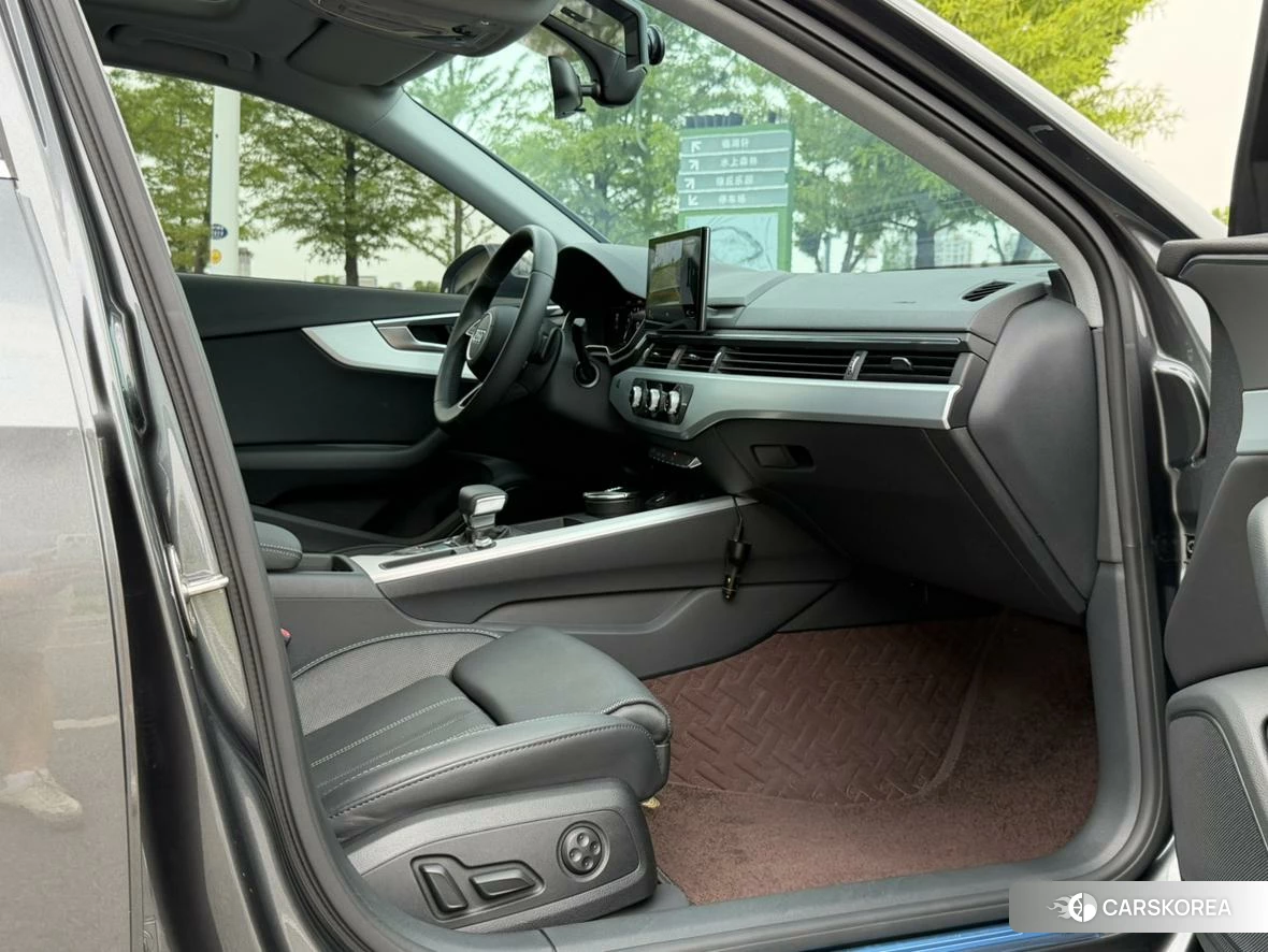 Audi A4L id 4452450 из Китая 14