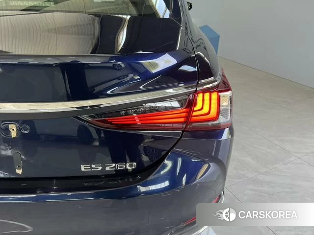 Lexus ES id 4262150 из Китая 22