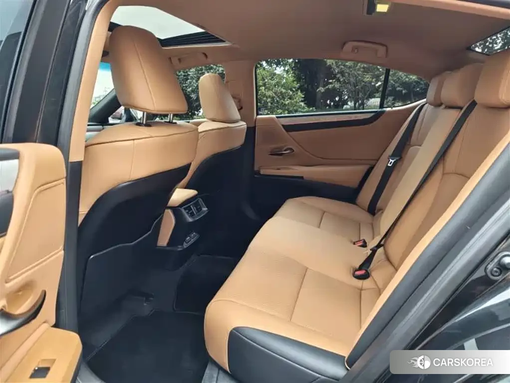 Lexus ES id 4514308 из Китая 7