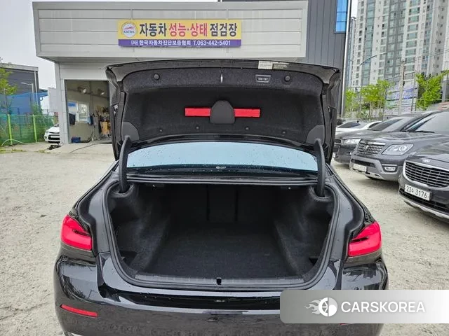 BMW 5 Series (G30) id 3052982 из Кореи 17