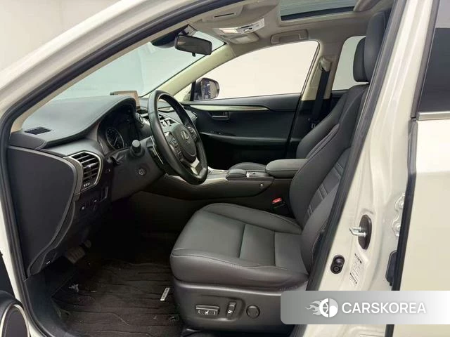 Lexus NX id 4298286 из Китая 15