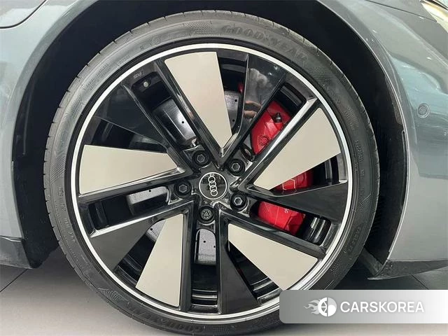 Audi e-tron GT id 4262060 из Китая 14