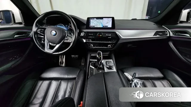 BMW 5 Series (G30) id 3336752 из Кореи 17