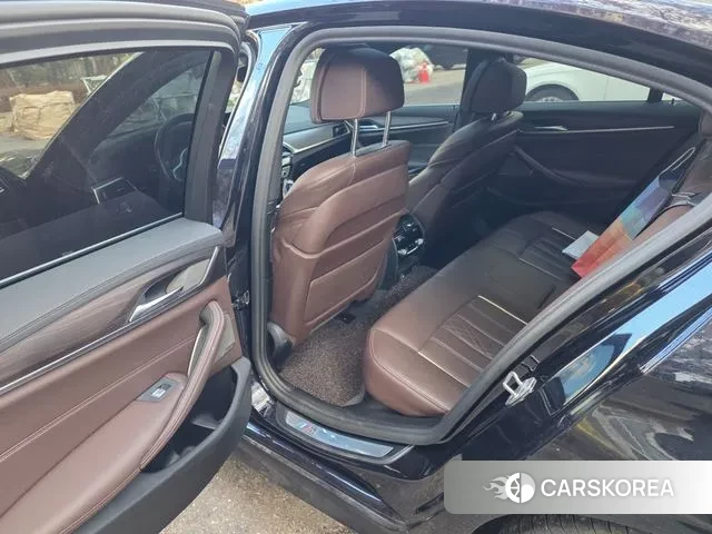 BMW 5 Series (G30) id 3458981 из Кореи 8