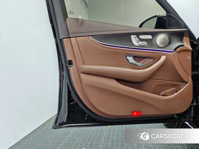 Mercedes-Benz E-class id 3890644 из Китая 17