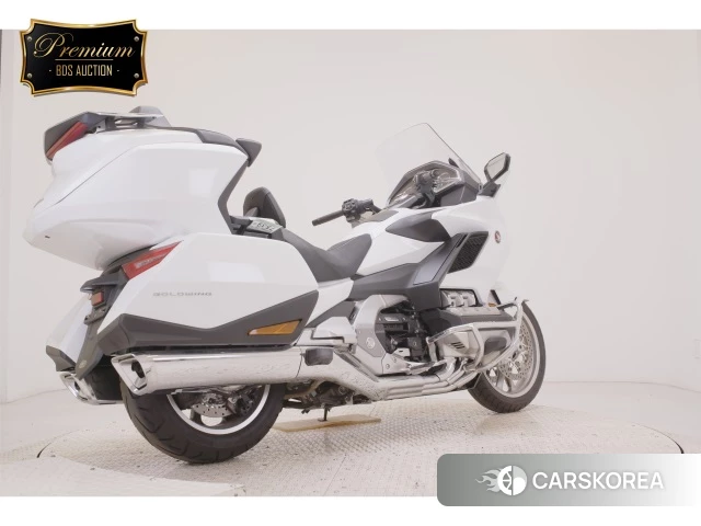 Проданный Honda GL1800 TOUR DCT 2021 из Японии, фото 4