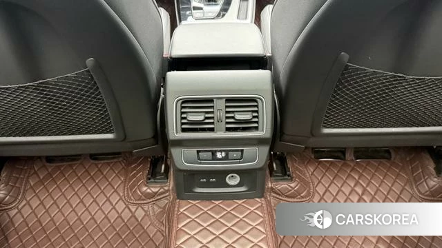 Audi Q5L id 4314516 из Китая 15