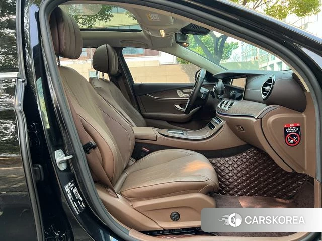 Mercedes-Benz E-class id 4374482 из Китая 19