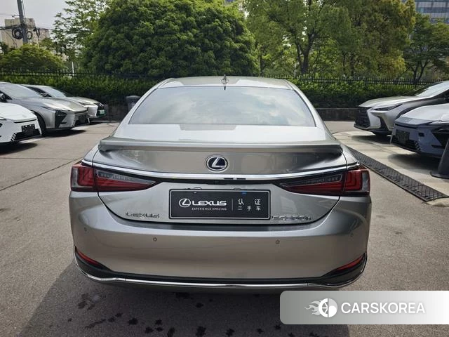 Lexus ES id 4259799 из Китая 13