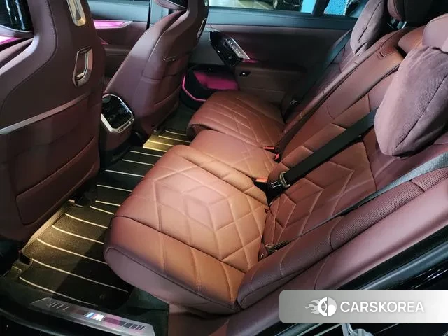 BMW 7 Series (G70) id 3757872 из Кореи 9