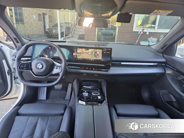 BMW 5 Series (G60) id 3457522 из Кореи 17