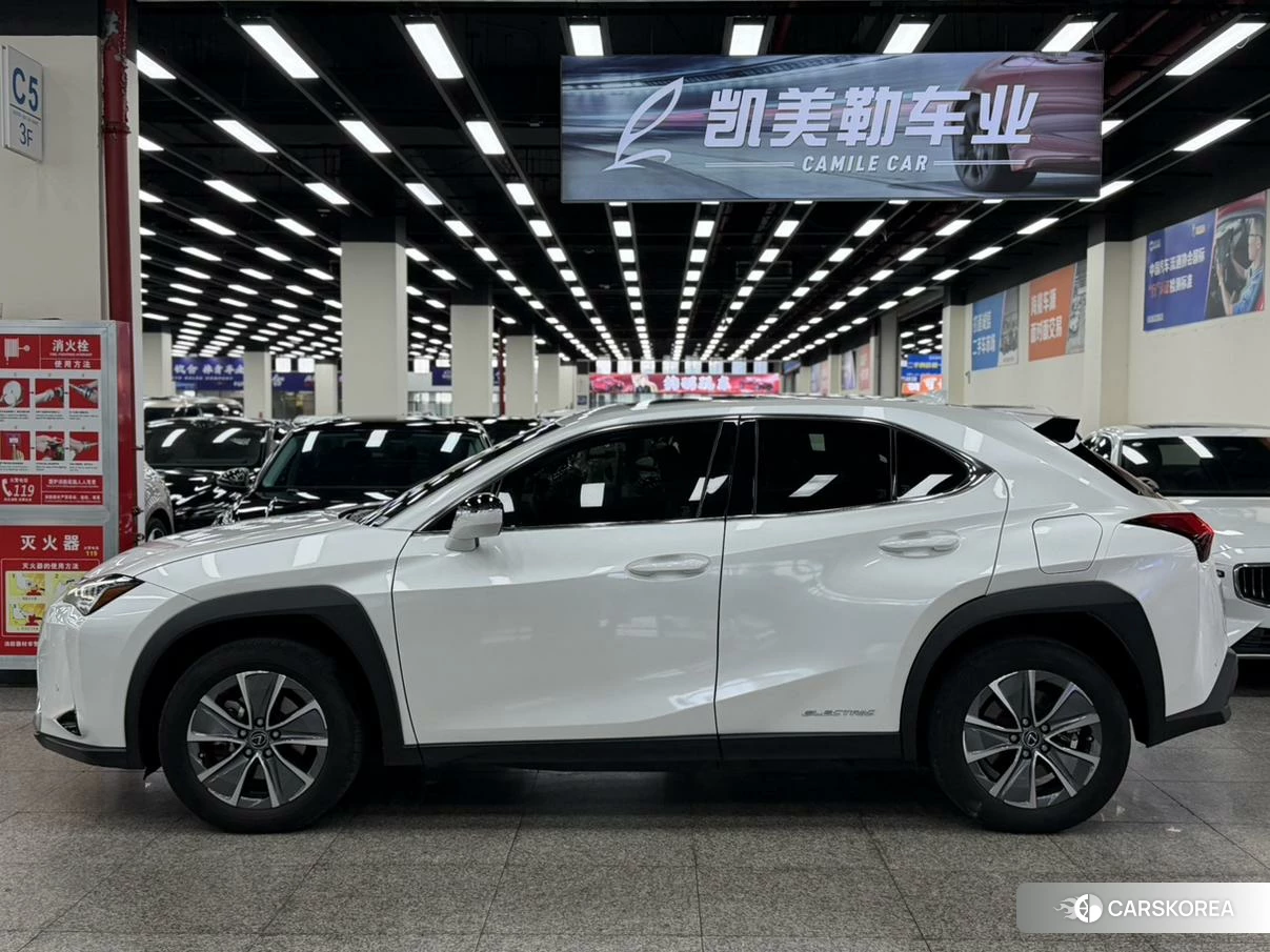 Lexus UX EV id 4498572 из Китая 16