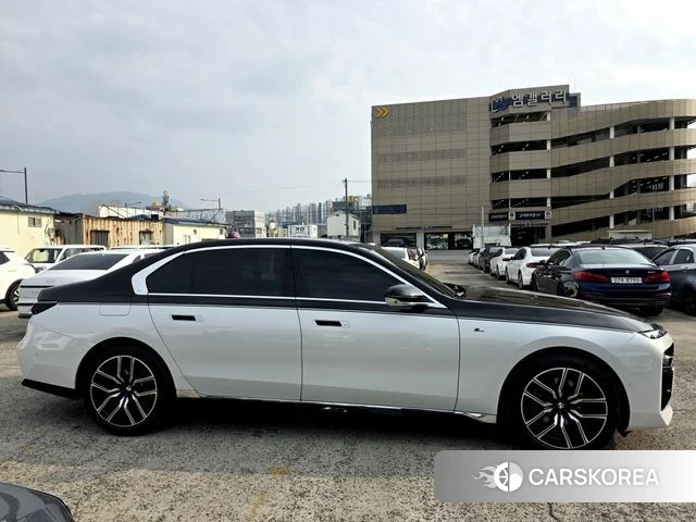 BMW 7 Series (G70) id 4360705 из Кореи 17