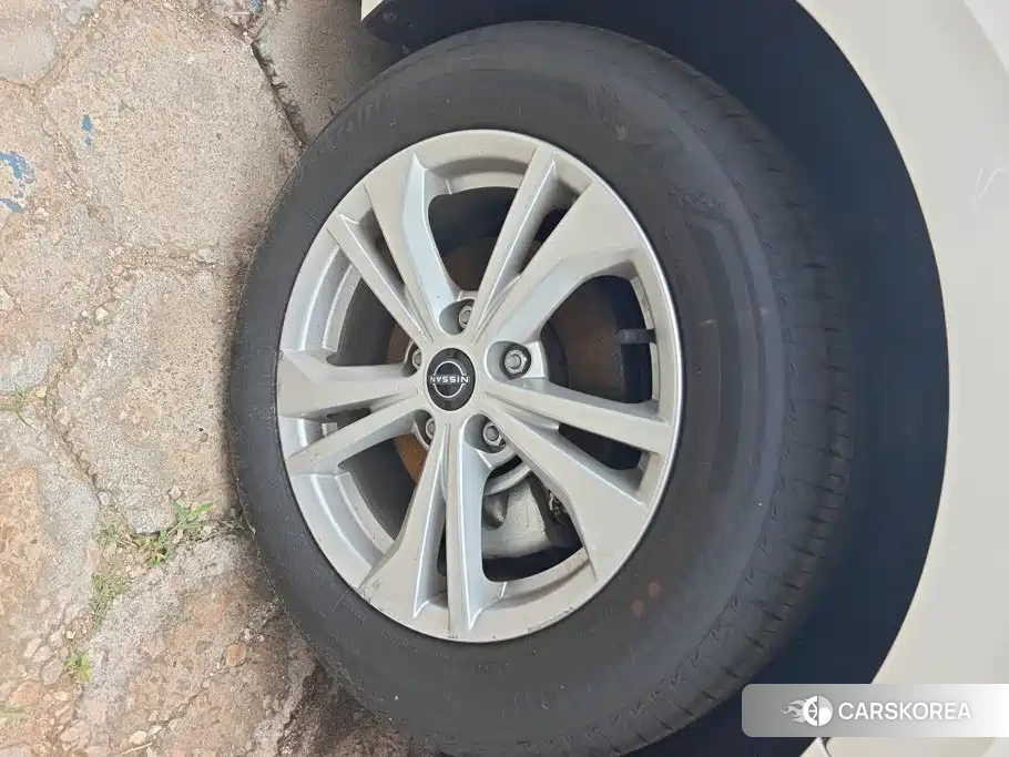 Nissan Sylphy id 4570379 из Китая 13