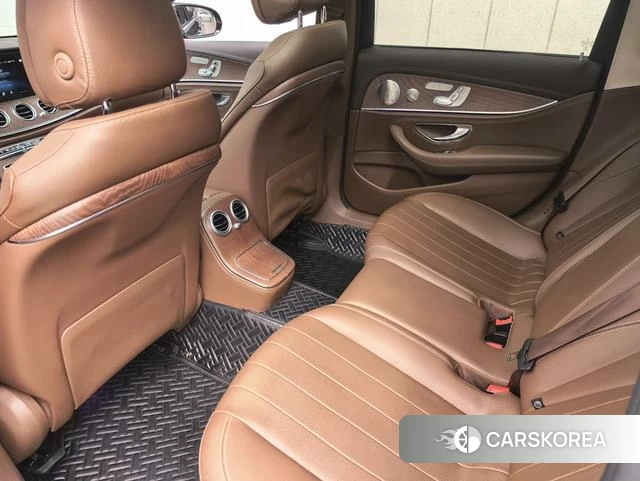 Mercedes-Benz E-class id 4265212 из Китая 7