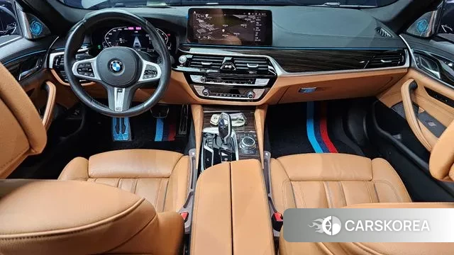 BMW 5 Series (G30) id 3389476 из Кореи 17