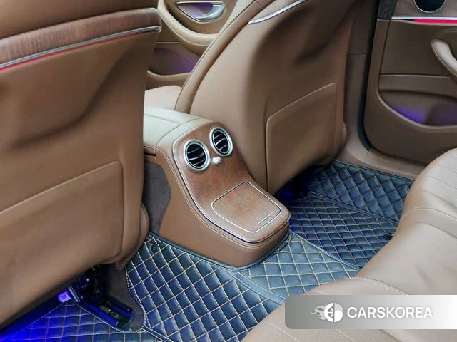 Mercedes-Benz E-class id 4264855 из Китая 7