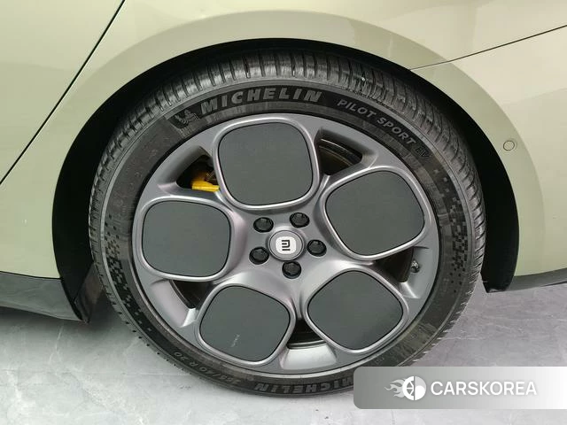 Xiaomi Car Xiaomi SU7 id 4182490 из Китая 17