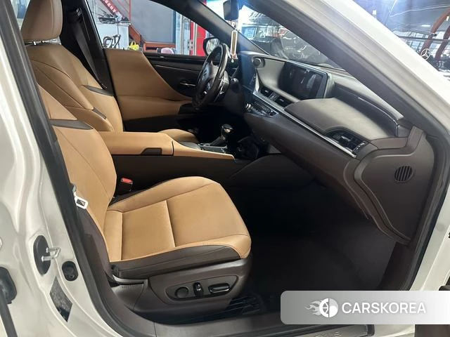 Lexus ES id 4341835 из Китая 8