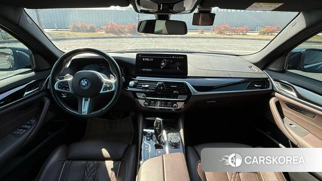 BMW 5 Series (G30) id 3832399 из Кореи 17