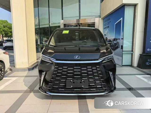 Lexus LM id 4273866 из Китая 13