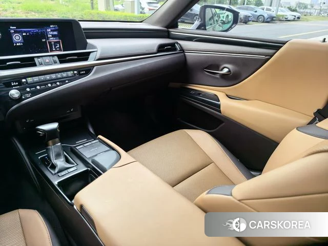 Lexus ES id 4291293 из Китая 8
