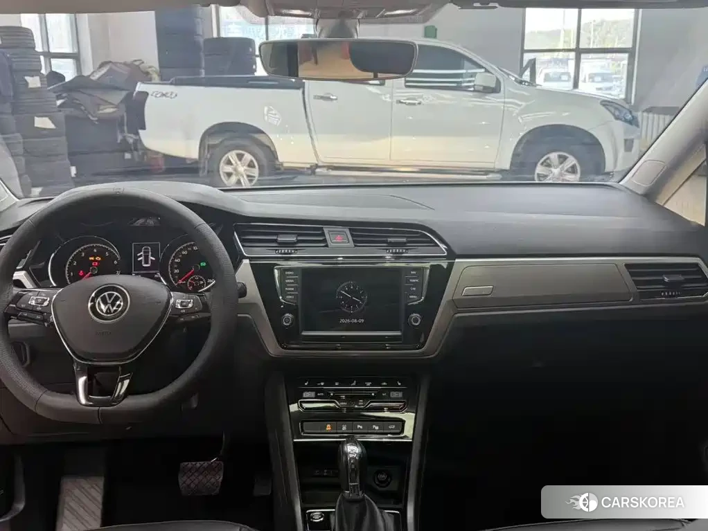 Volkswagen Touran L id 4685902 из Китая 23