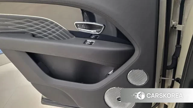 Bentley Bentayga id 3415301 из Кореи 8