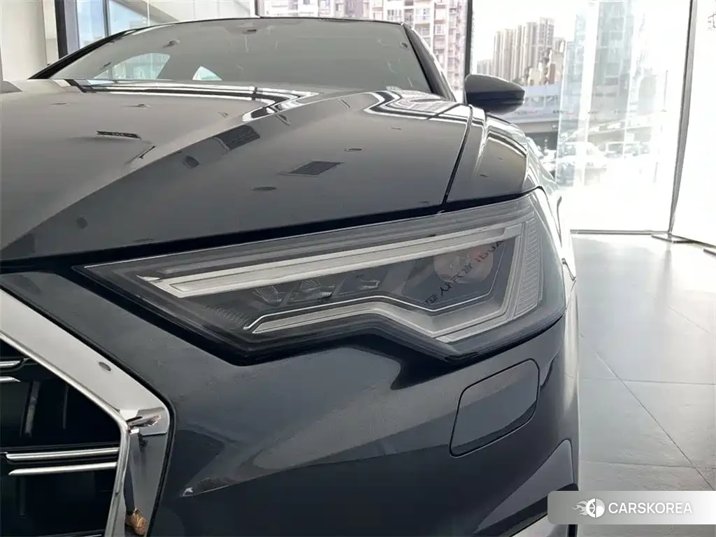 Audi A6L id 4654421 из Китая 10