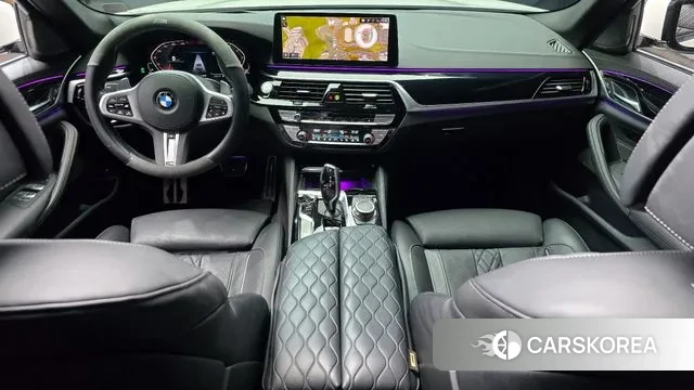 BMW 5 Series (G30) id 3427247 из Кореи 17