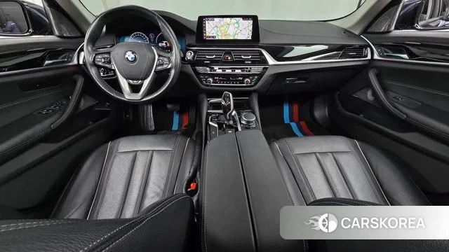 BMW 5 Series (G30) id 3520179 из Кореи 17