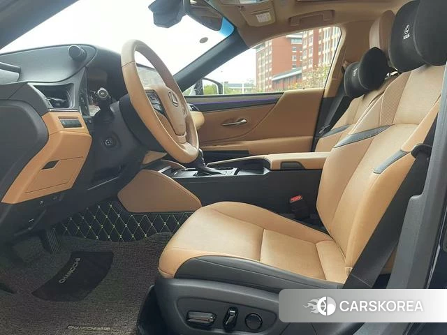 Lexus ES id 3919379 из Китая 10