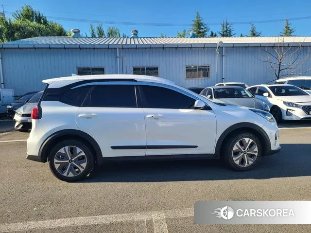 Kia Niro Plus id 2973349 из Кореи 17