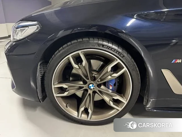 BMW 5 Series (G30) id 3643594 из Кореи 12