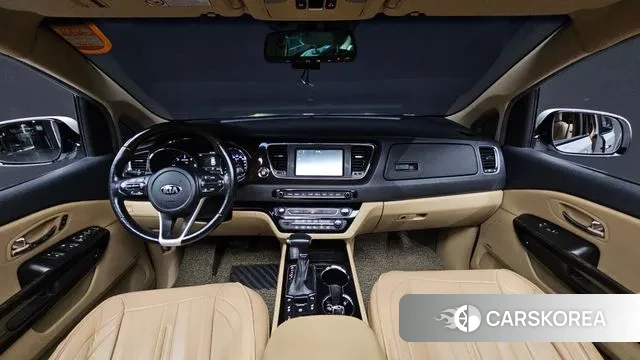 Kia The New Carnival id 3568539 из Кореи 17