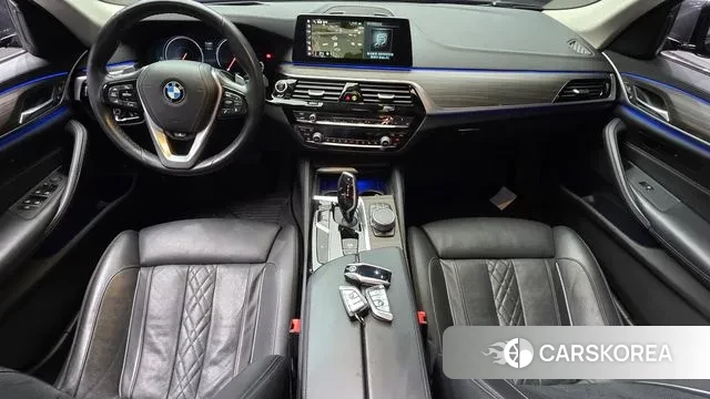 BMW 5 Series (G30) id 3330626 из Кореи 17