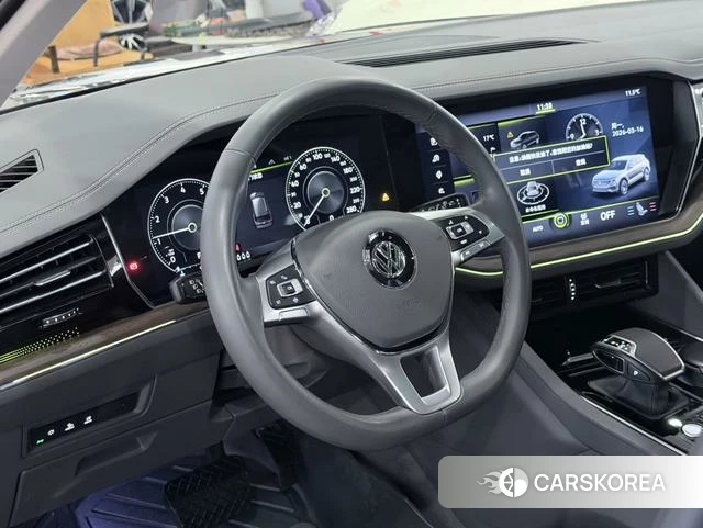 Volkswagen Touareg id 4209955 из Китая 21