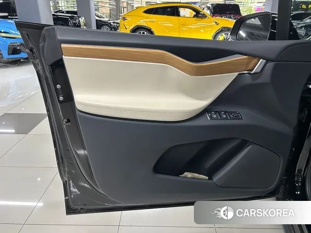 Tesla Model X id 2980878 из Кореи 14